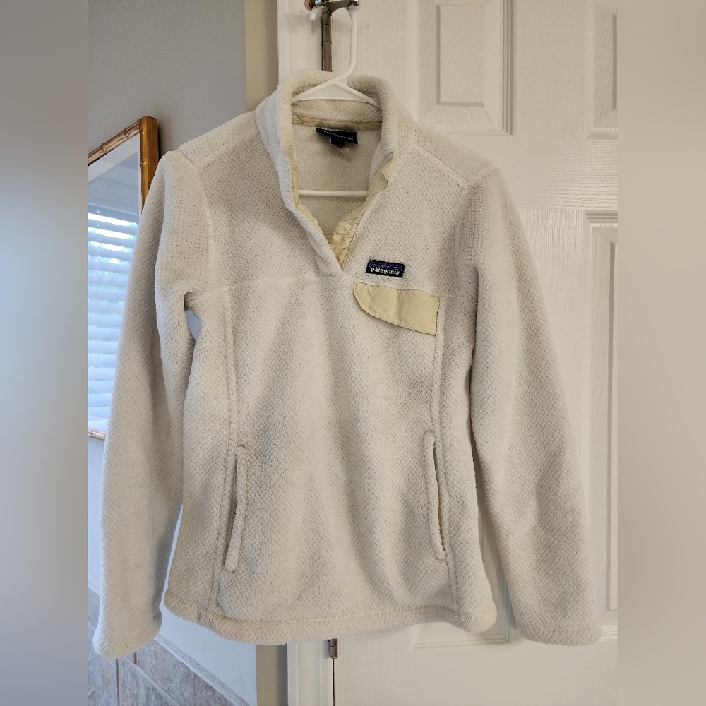 Patagonia Women's White Fleece Sweater